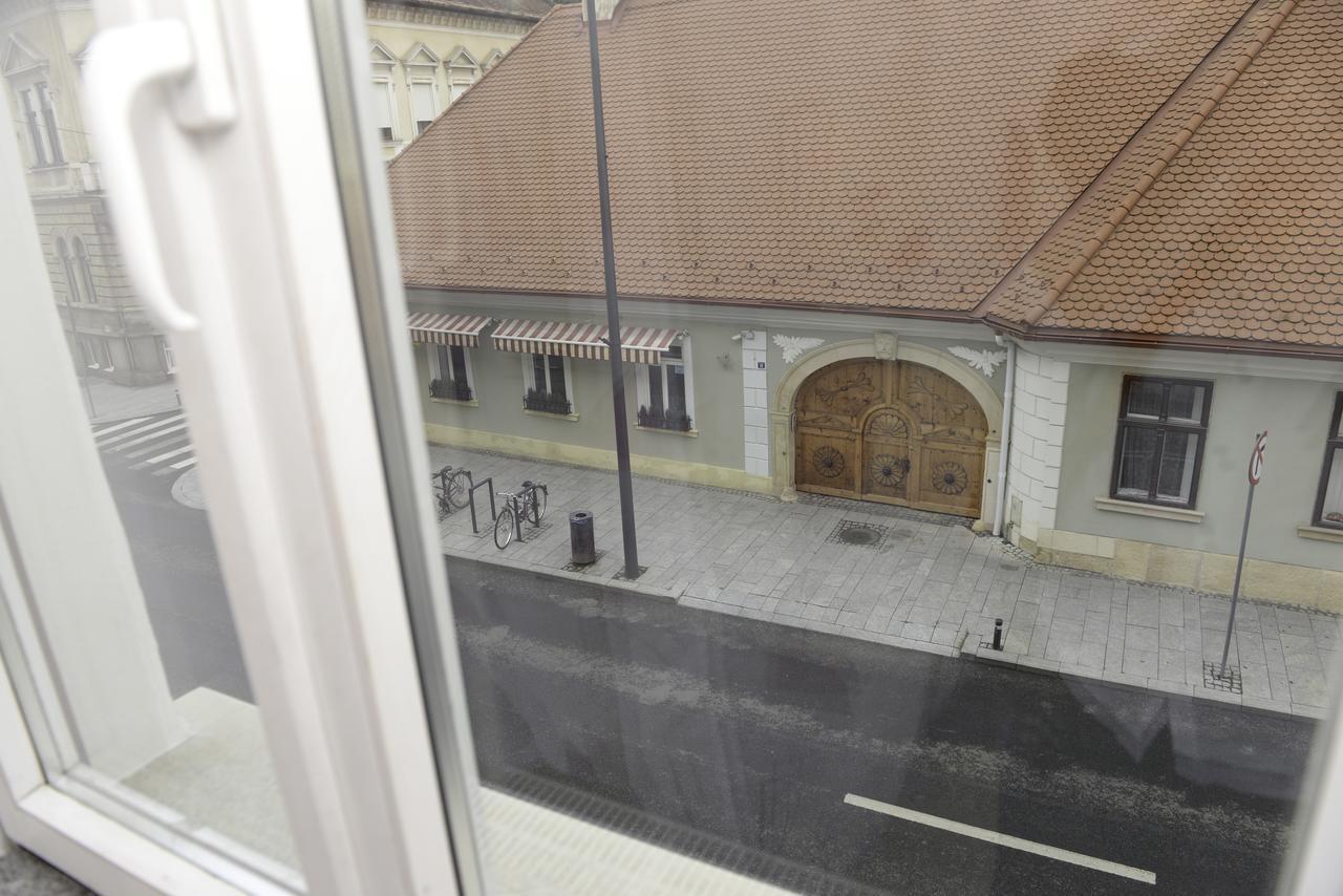Modern Central-Near Unirii Square Apartment Cluj-Napoca Luaran gambar